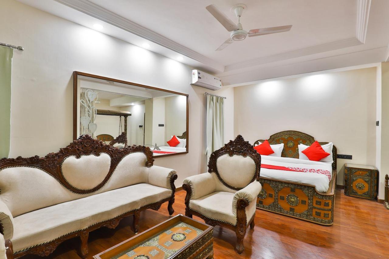 ראג'קוט Oyo 23540 Hotel Suryakant מראה חיצוני תמונה