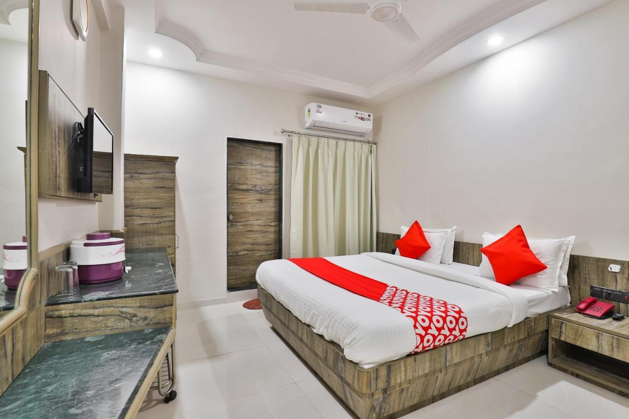 ראג'קוט Oyo 23540 Hotel Suryakant מראה חיצוני תמונה