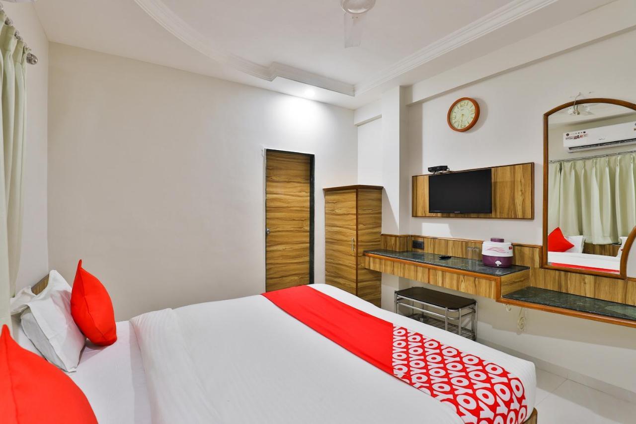 ראג'קוט Oyo 23540 Hotel Suryakant מראה חיצוני תמונה