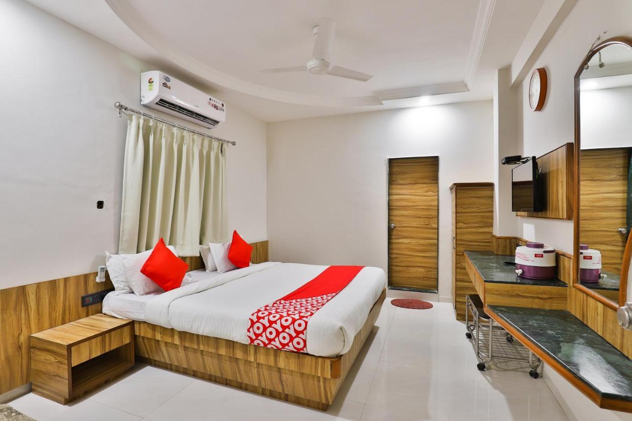 ראג'קוט Oyo 23540 Hotel Suryakant מראה חיצוני תמונה