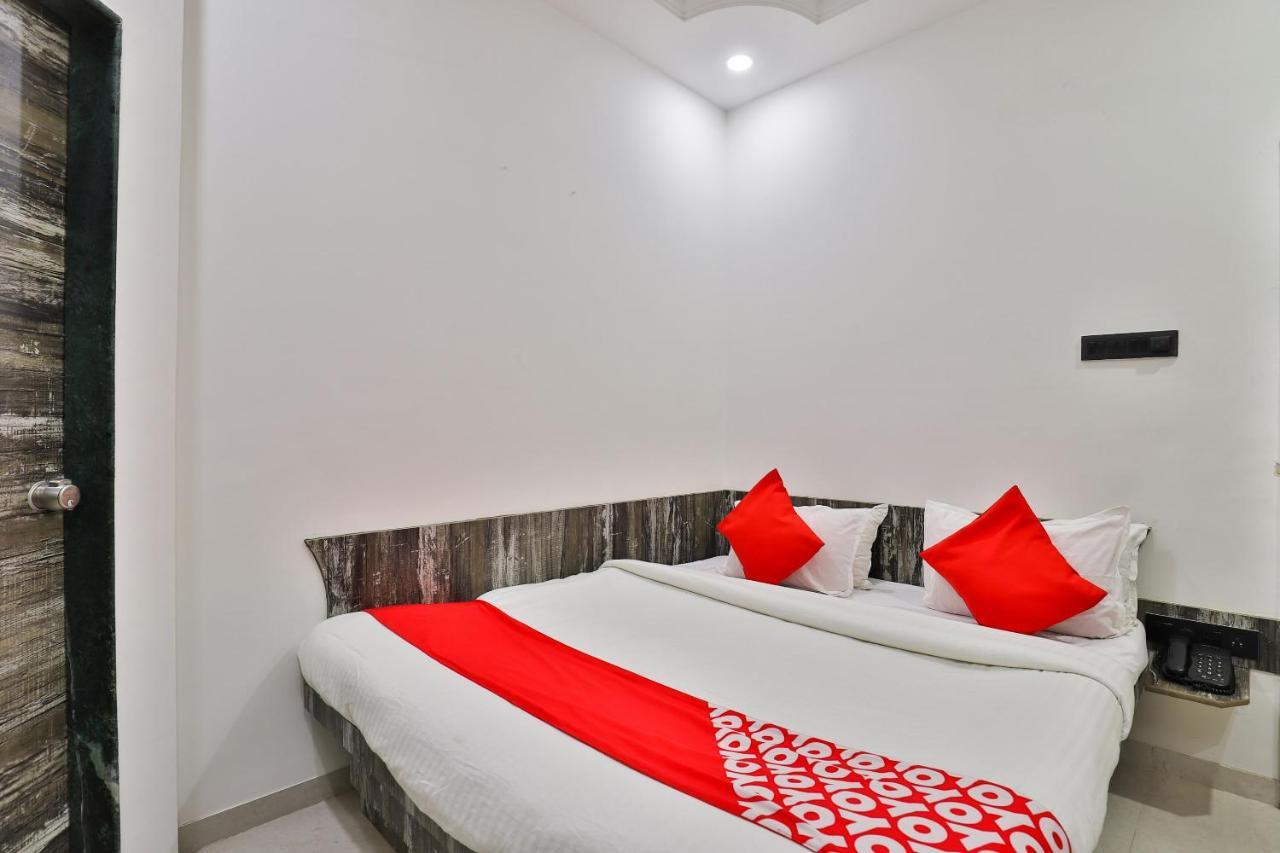 ראג'קוט Oyo 23540 Hotel Suryakant מראה חיצוני תמונה
